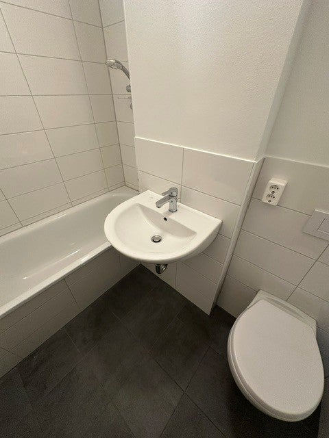 Sanierte Wohnung in Uninähe für Studenten/Azubis - Gebäude noch in Sanierung befindlich. - Photo 2