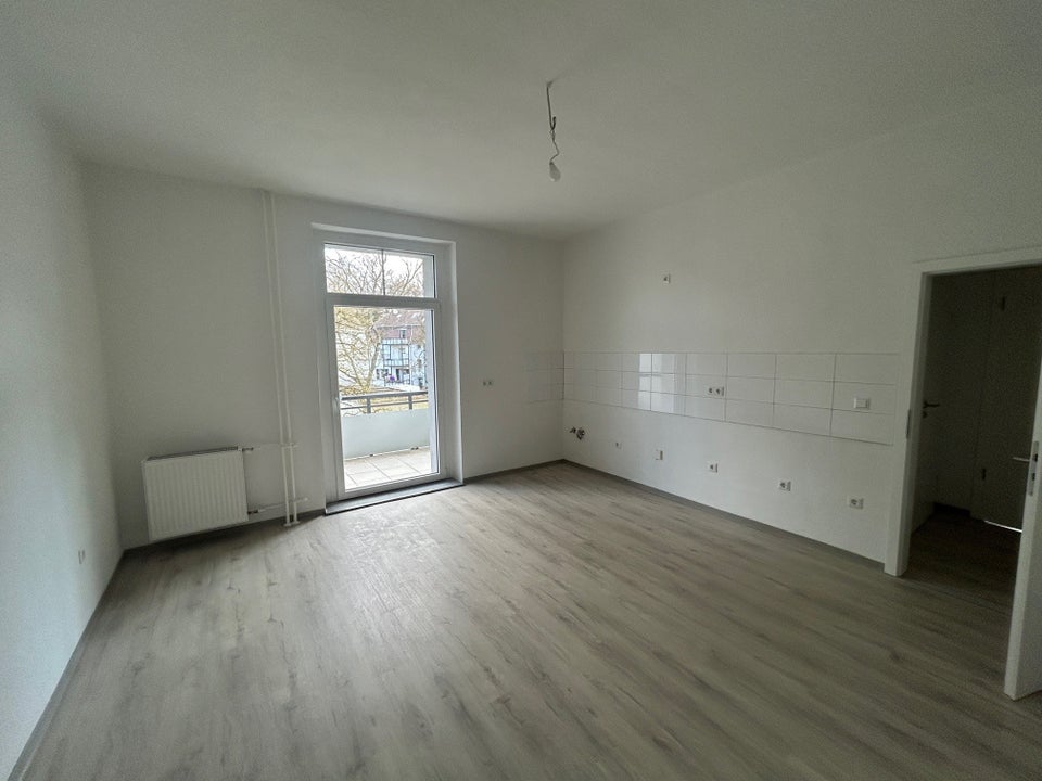 komplett renovierte 3-Zimmer-Wohnung mit großer Küche - Foto 3