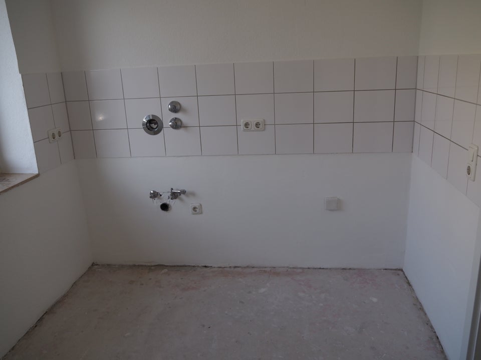 Stop! Weitläufige 3-Zimmer-Wohnung - Photo 2