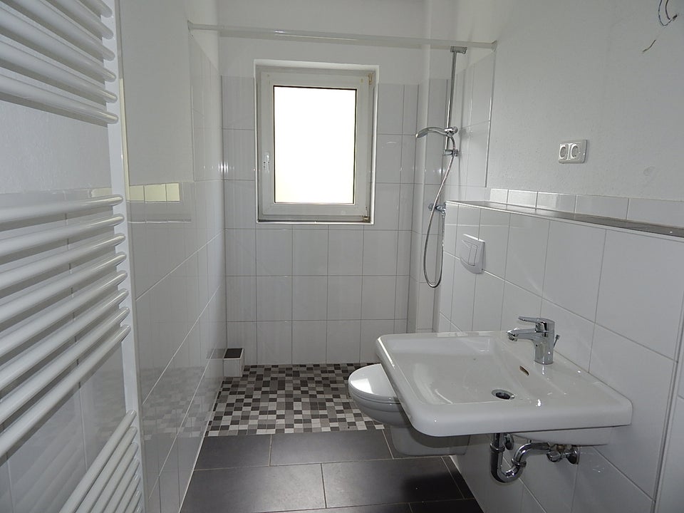 Auf gute Nachbarschaft: bezugsfertige 3-Zimmer-Wohnung - Foto 3