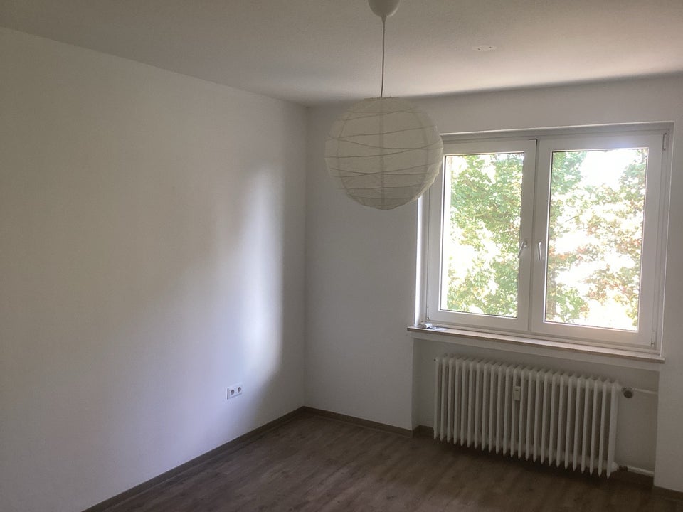 Schöne 2-Zimmer-Wohnung mit Balkon! - Foto 2