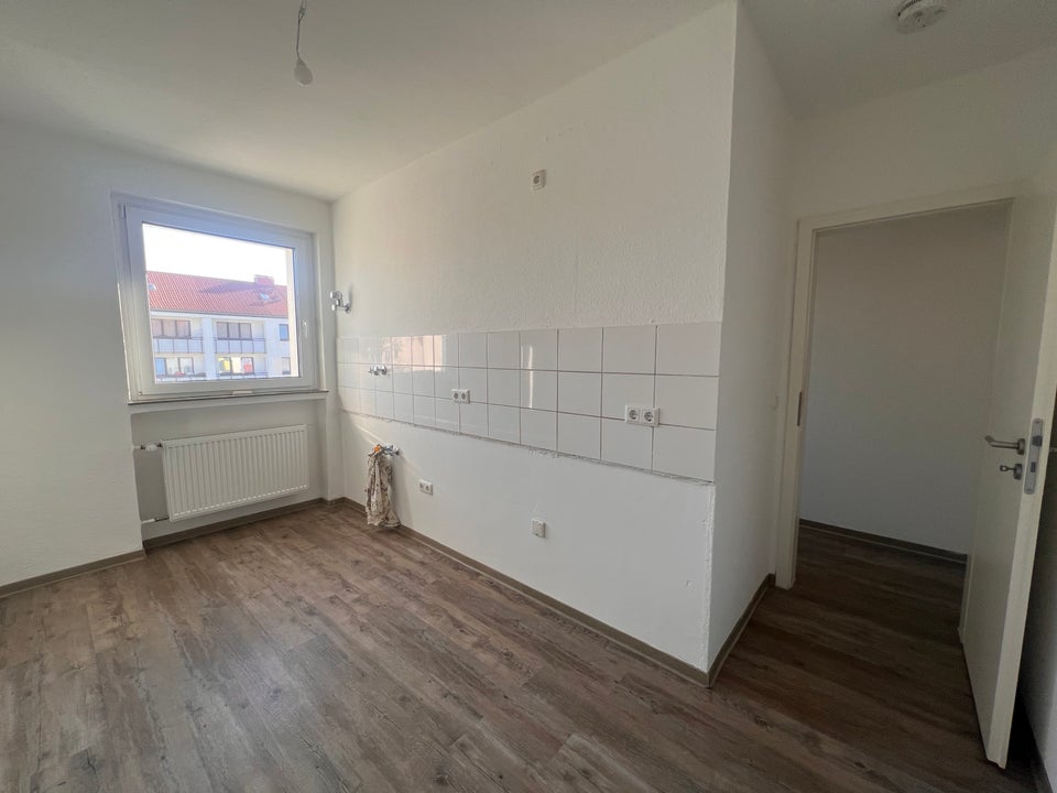 Mieter für frisch renovierte Wohnung gesucht! - Foto 1