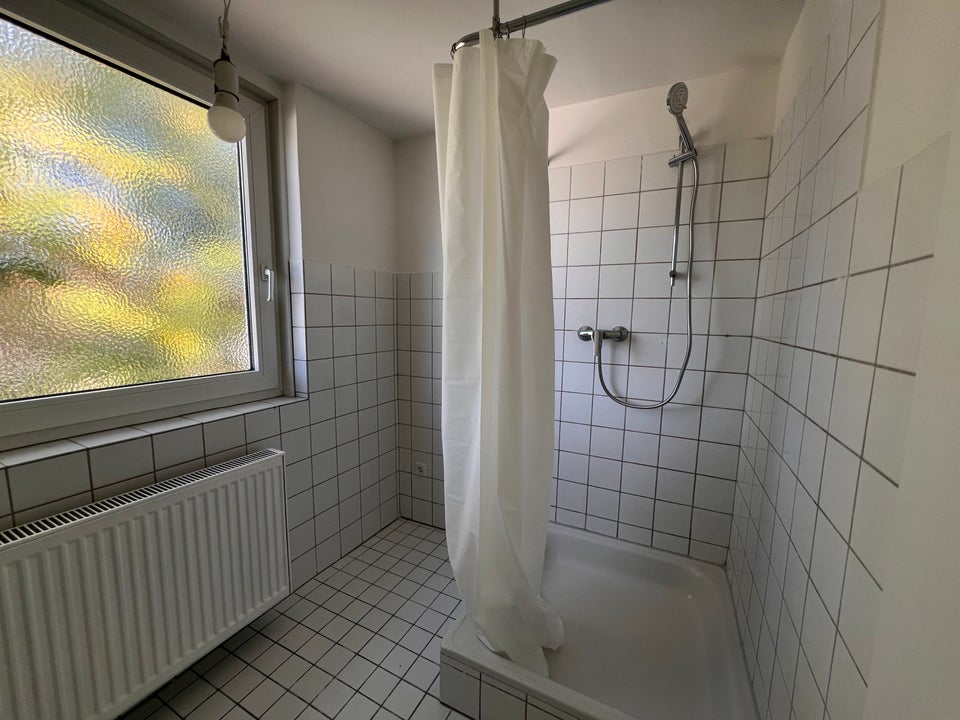 Gemütliche Wohnung mit Einbauküche! - Foto 5
