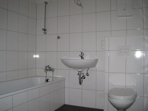 Einziehen und Wohnen: Sanierte 2-Zimmer-Wohnung - Photo 1