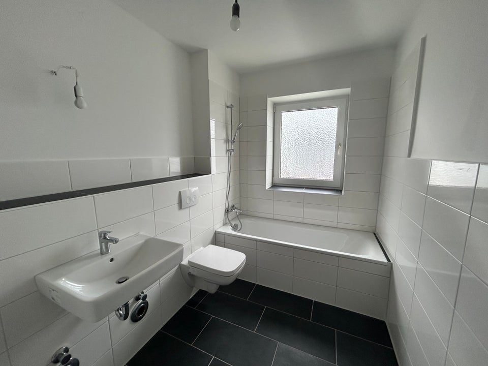 Lage schön - Wohnung noch schöner! - Photo 3