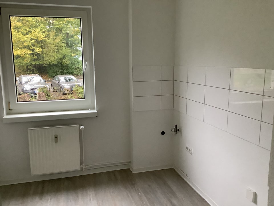 Gebäudemodernisierung läuft: Bezugsfertige 2-Zi.-EG Wohnung - Photo 1