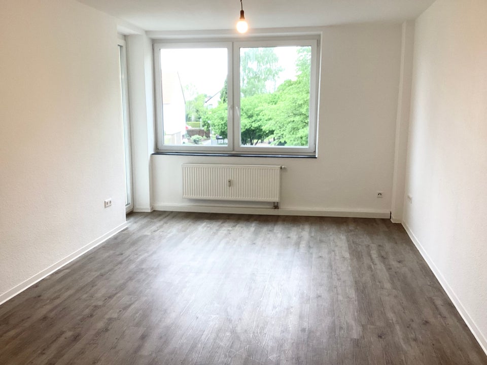 Moderne 3-Zimmer-Wohnung mit Balkon - Foto 1