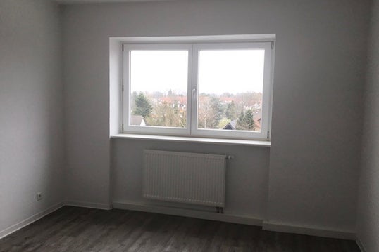 تصویر großzügige 3-Zimmer-Wohnung mit Balkon