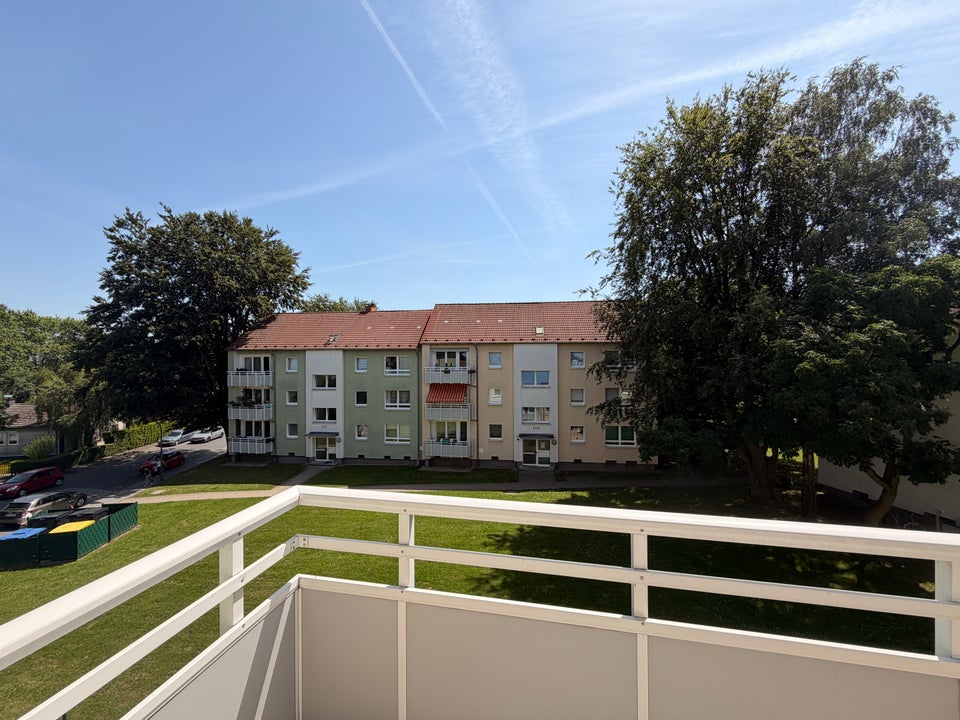 Neue Wohnung, neues Glück! Ansprechende 3,5-Zi.-Wohnung - Photo 2