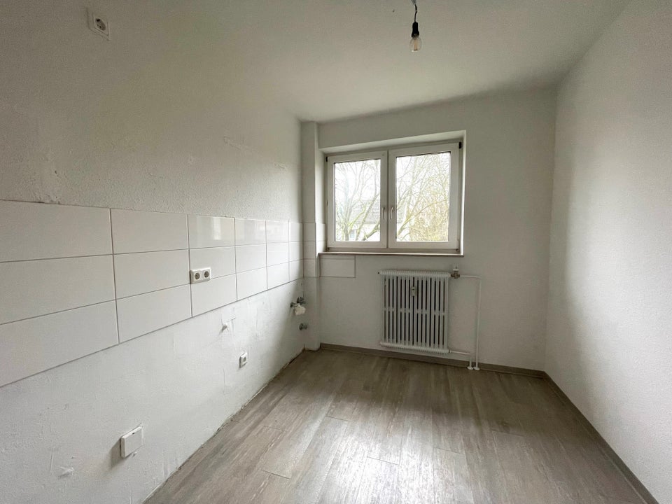 Top renovierte 3-Zimmer Wohnung in frisch modernisiertem Gebäude - Photo 1