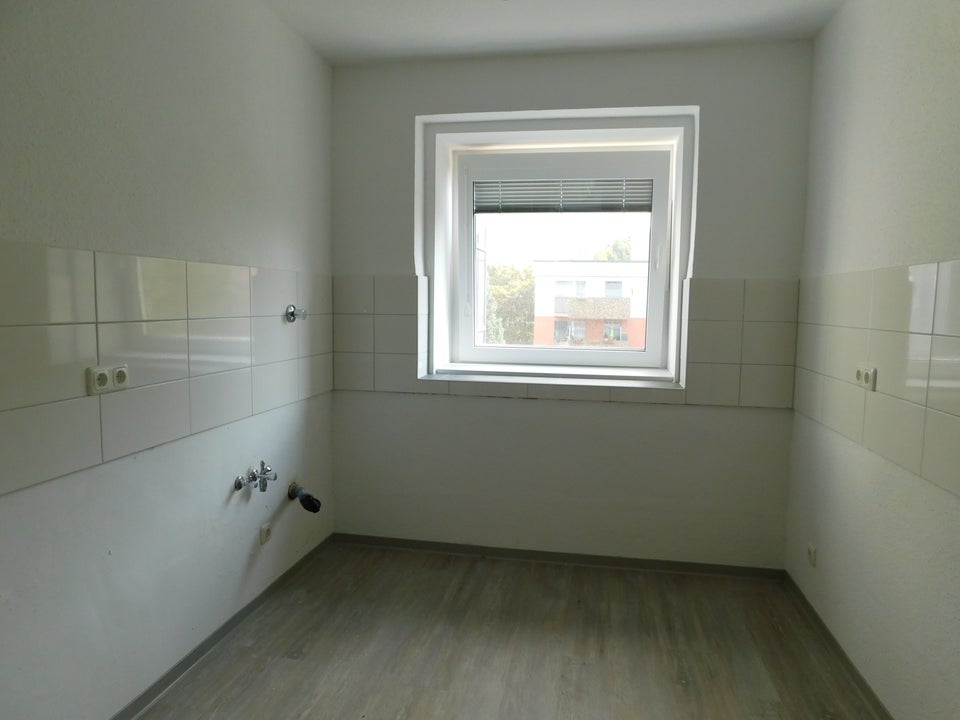 Schöne Familienwohnung im modernisierten Haus, einzugsbereit! - Photo 3