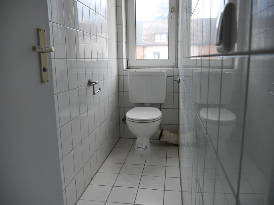 Schöne 2-Zimmer-Wohnung mit Tageslichtbad & Gäste-WC in Offenbach zu vermieten - Foto 3