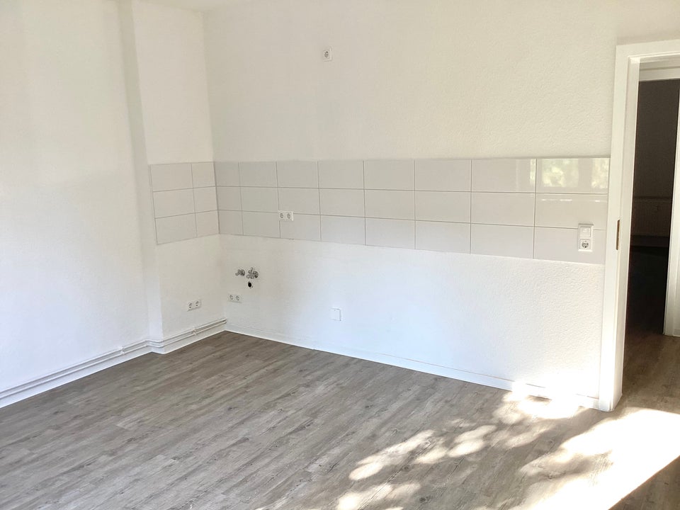 1-Zimmer-Wohnung mit geräumiger Wohnküche + Balkon +++ frisch saniert - Foto 2