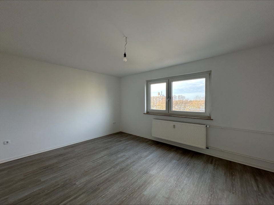 Geräumige 3-Zi.-Wohnung mit Balkon in LEV. Steinbüchel! - Photo 1