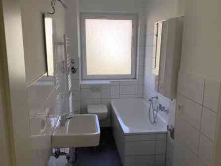 Renovierte 2-Zimmer-Wohnung mit Sonnenbalkon in ruhiger Lage - Photo 3