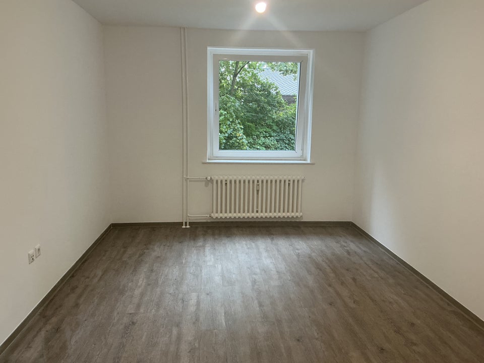 Auf gute Nachbarschaft: ansprechende 3-Zimmer-Wohnung ab November - Foto 1