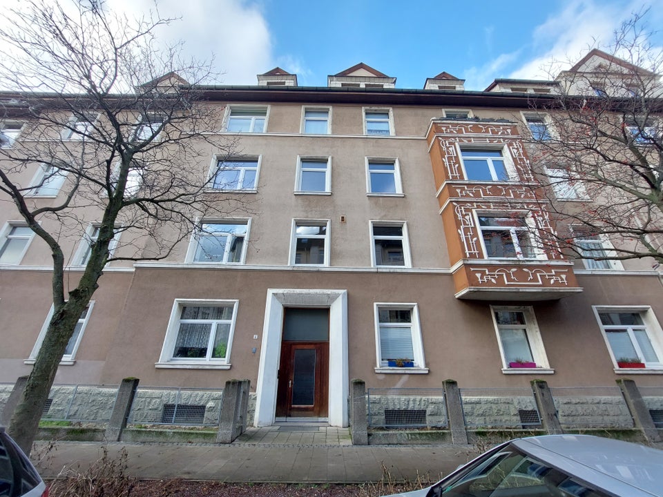 Helle 3-Zimmer-Wohnung mit Altbaucharme und schönen Holzdielen - Foto 5