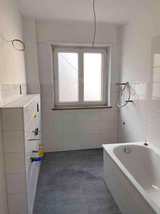 Hier können Sie schon bald in unsere renovierte 3 Zimmerwohnung einziehen! - Foto 3