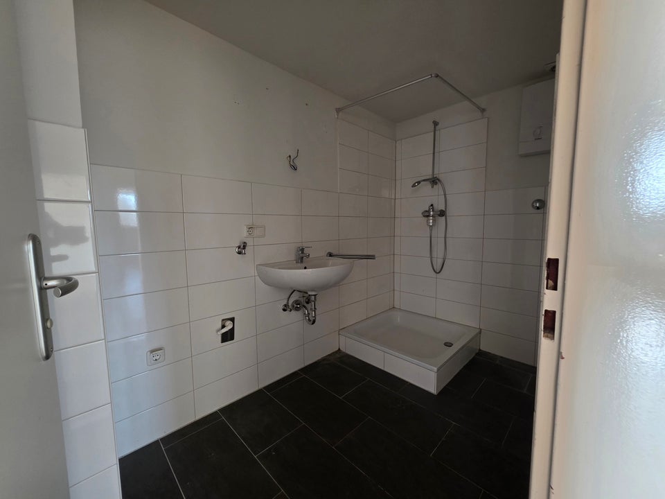 Wohnen mit schöner Aussicht: weitläufige 3-Zimmer-Wohnung - Foto 2