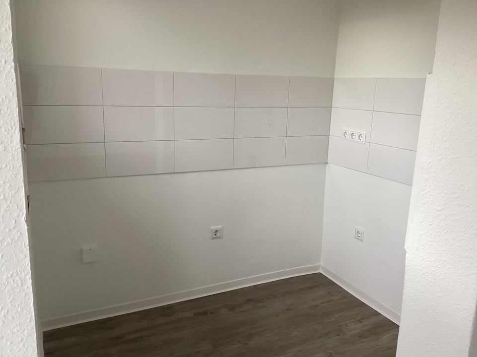 City-Lage – Renovierte 1-Zimmer-Wohnung, ca. 36 m² – ab sofort verfügbar - Foto 2