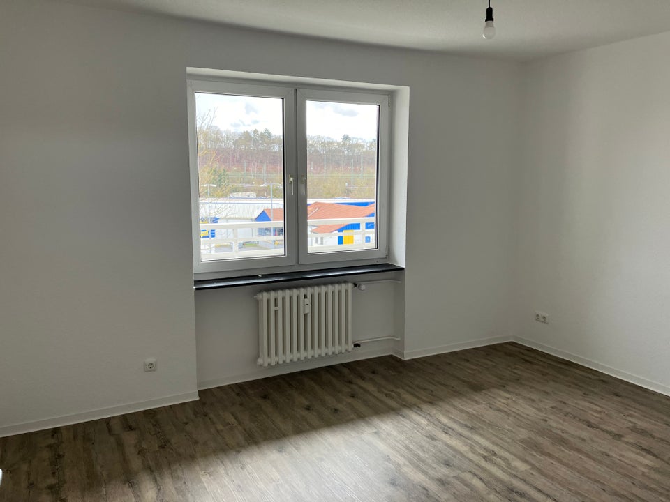 Jetzt zugreifen - gut geschnittene 2-Zimmer-Wohnung mit Balkon - Photo 4