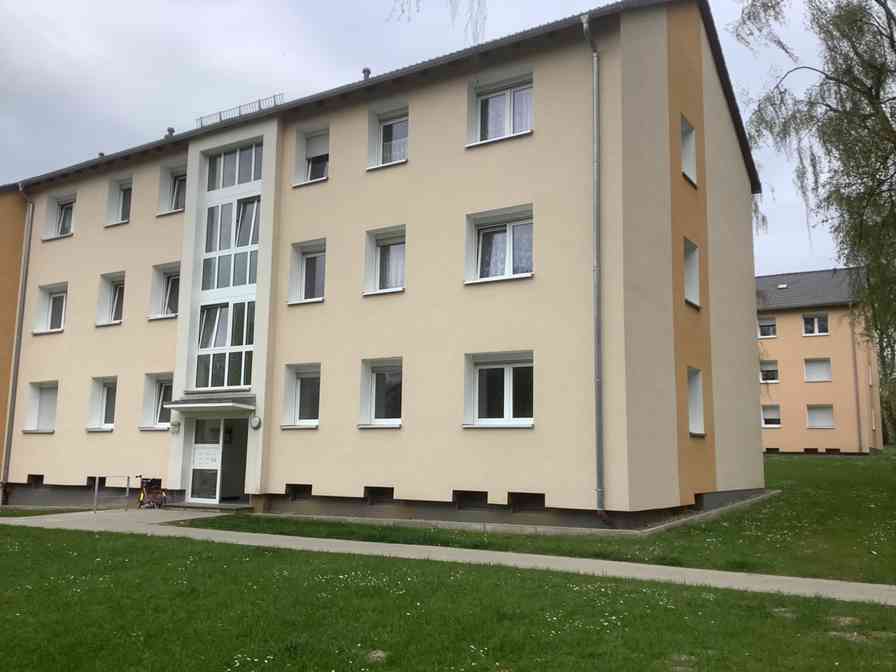 Renovierte 3-Zimmer Wohnung mit Balkon in gepflegter Grünanlage am Obersee! - Foto 4