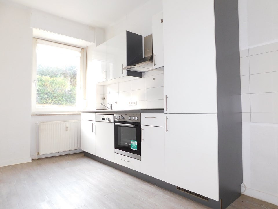 Hübsche 2-Zi.-EG-Whg. mit sonniger Loggia und EBK- auf Wunsch ab sofort frei - Foto 2