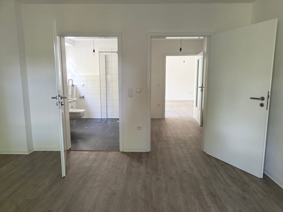 Rollstuhlfahrer aufgepasst: Schöne 2-Zimmer-Wohnung mit Balkon für Senioren - Foto 2