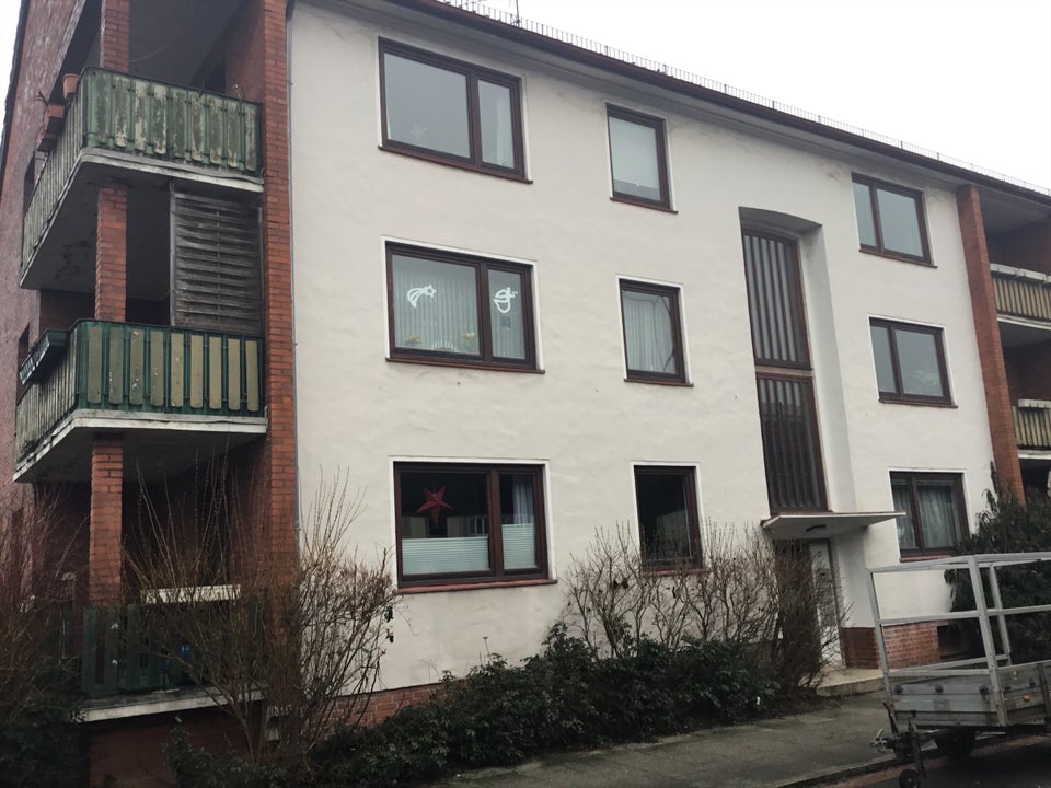 Das Glück hat ein Zuhause: Schöne 4-Zimmer-Wohnung mit Loggia - Foto 1