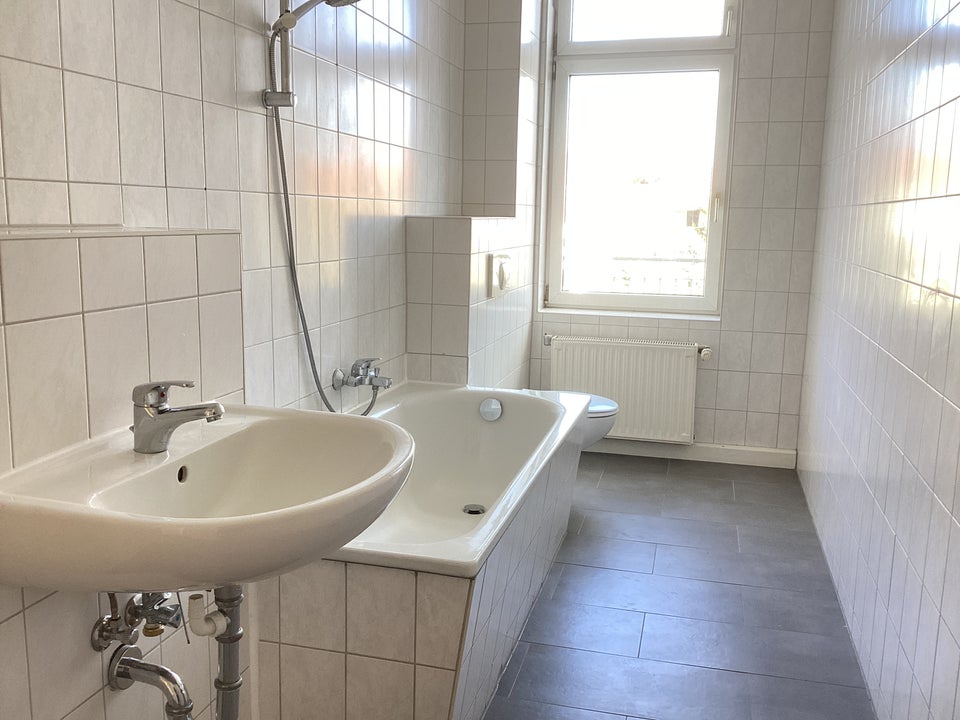 3 Zimmer, Küche, Bad, Balkon in Schleußig! - Foto 1