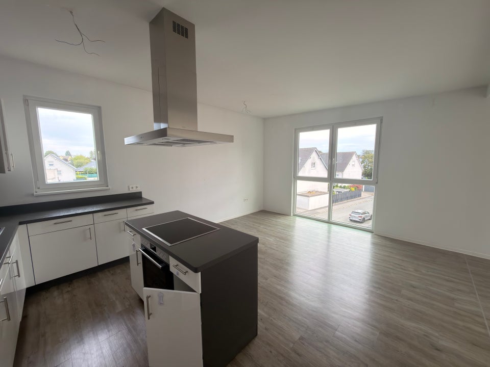 Sehr schöne 2 Zimmer-Wohnung mit offener Küche und Fußbodenheizung! - Photo 1