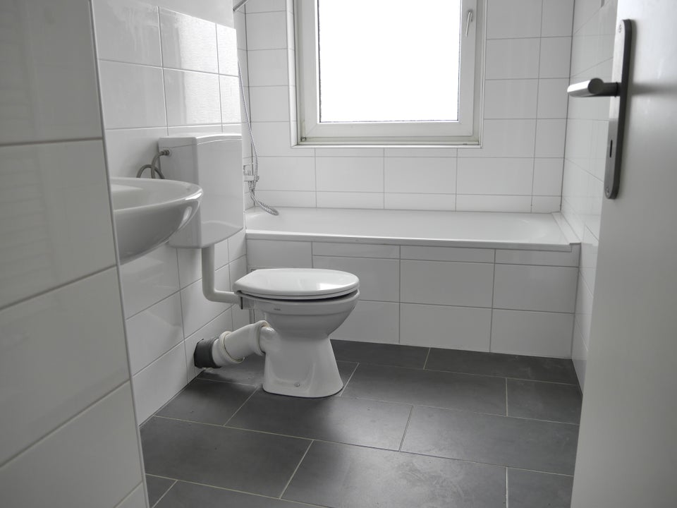 Schöne 2-Zimmer-Wohnung mit Tageslichtbad und Balkon in Neu-Isenburg zu vermieten - Photo 4