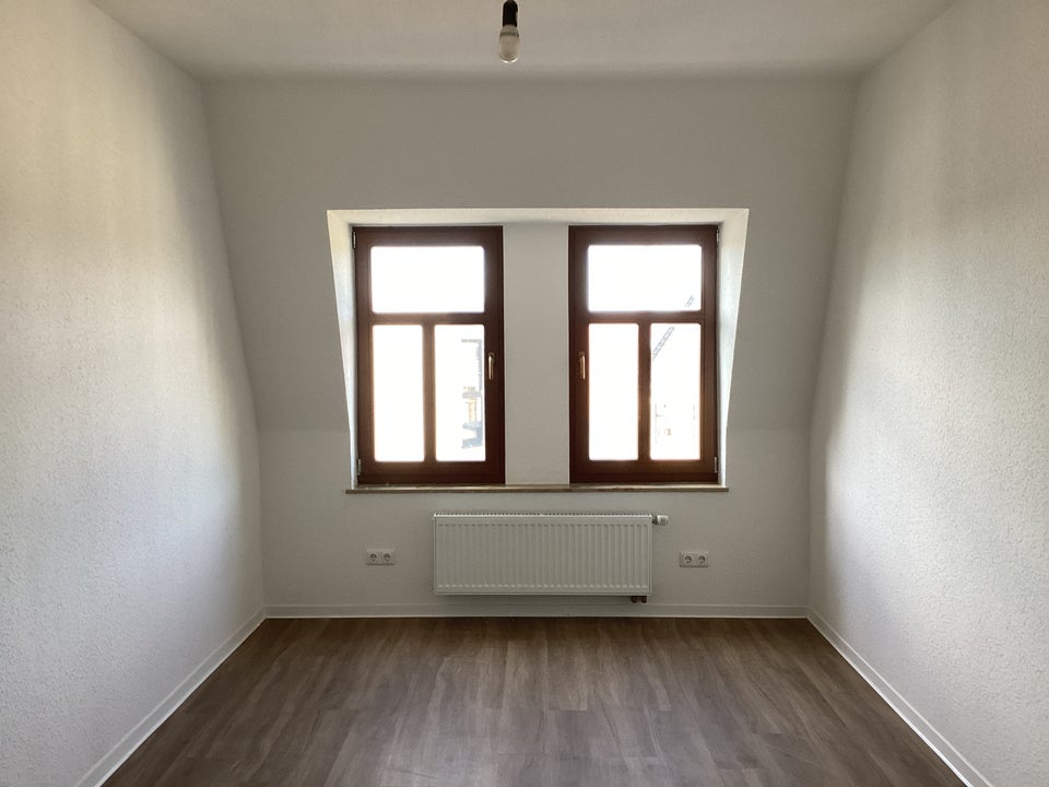2 Zimmer, Tageslichtbad, große Küche! - Foto 1