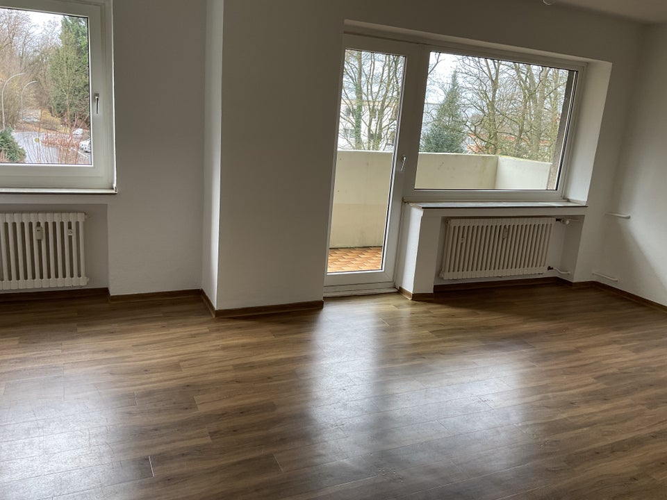 3-Zimmer für Sie renoviert und das komplett mit Einbauküche! - Foto 1