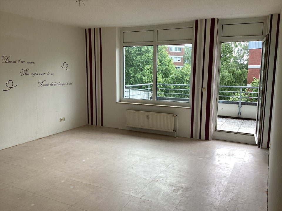 Schöne, renovierte 4-Zimmer-Wohnung mit großem Balkon für Familien! - Foto 1
