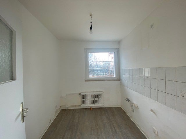 3-Raum mit Balkon - junges Paar gesucht - Foto 2