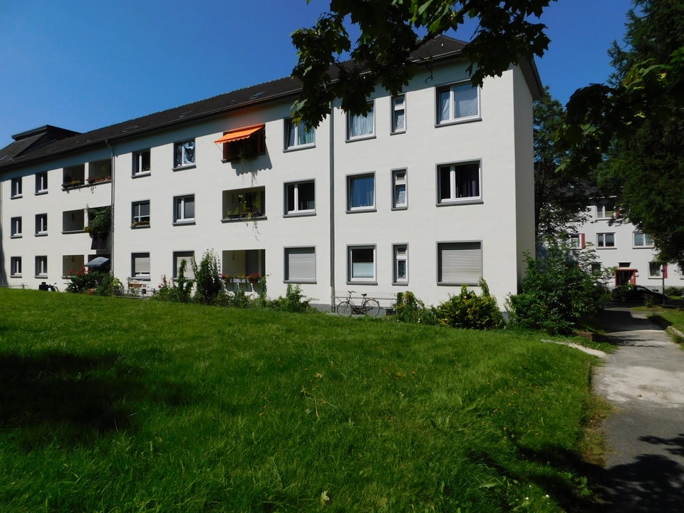 Schön gelegene 2-R-Wohnung mit Loggia! - Foto 1