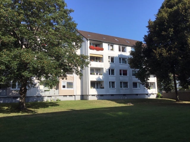 Reinkommen und Wohlfühlen: großzügig geschnittene 3-Zimmer-Wohnung in guter Wohnlage - Photo 4