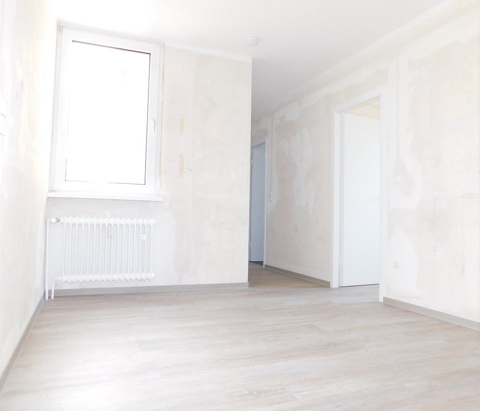 Frisch renovierte 3-Zi.-Whg. mit neuem Bad und neuem Boden - Foto 3