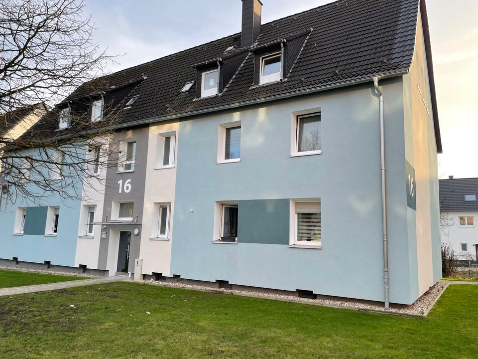 Das Glück hat ein Zuhause: günstige 2,5-Zi.-Wohnung mit Ausblick! - Photo 2