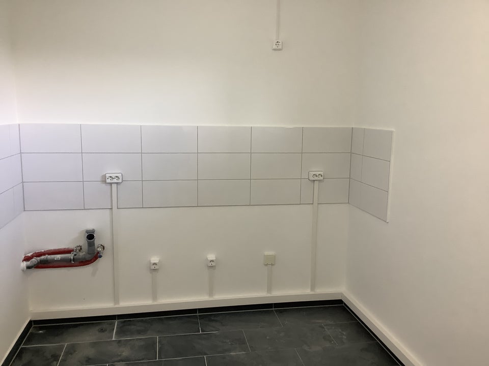 Stop: 2- Zimmerwohnung in Hannover- Sahlkamp modernisiert - Photo 2