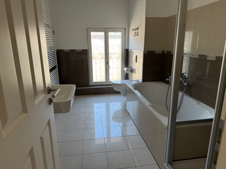 Leipzig Tschaikowskistraße- 2 Zimmer Wohnung - frei ab sofort - Foto 1