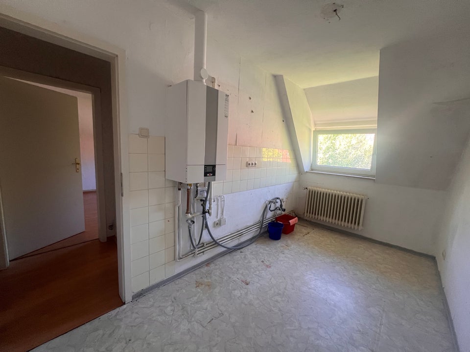 2-Zi.-Wohnung im Dachgeschoss frei! - Foto 4