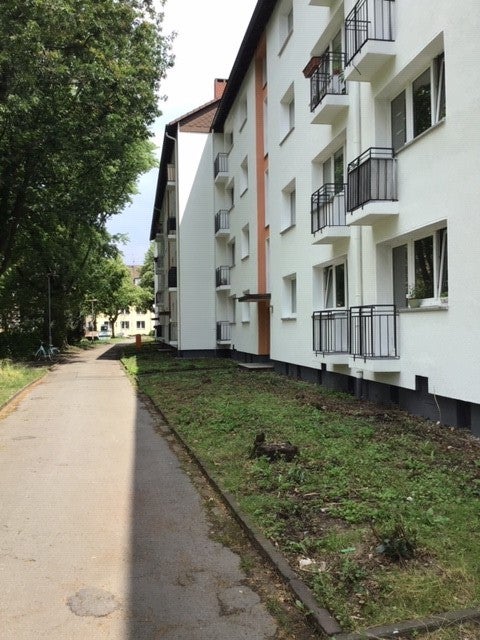Mitten drin statt nur dabei: 2-Zimmer-Wohnung mit Balkon - Photo 2