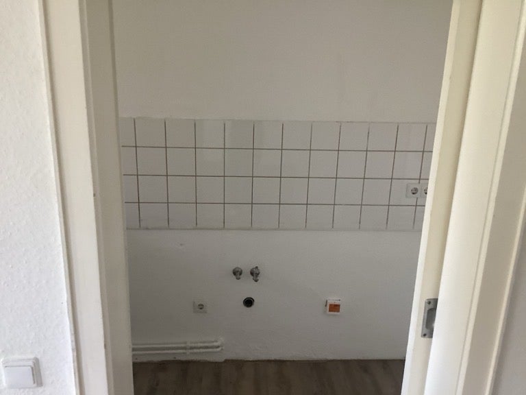 Renovierte kleine Wohnung mit Balkon am Kalkhügel! - Foto 1