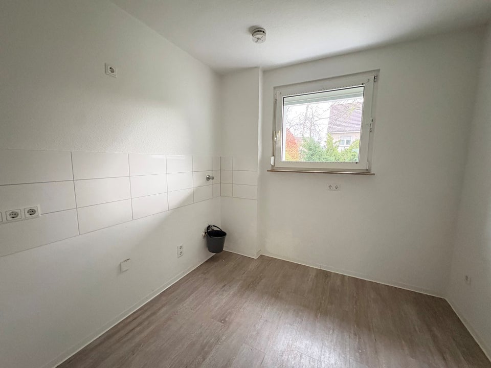 Wohlfühlwohnen in zentraler Lage – Freundliche 2-Zimmer-Wohnung mit Balkon - Foto 2