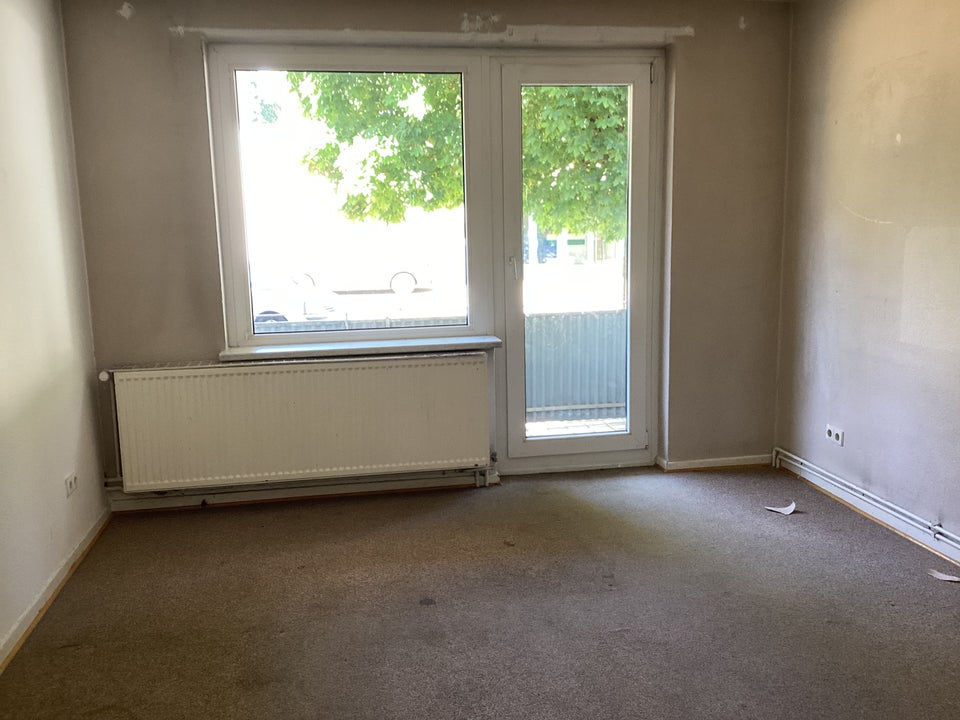 Auf gute Nachbarschaft: renovierte 3-Zimmer-Wohnung! - Foto 2