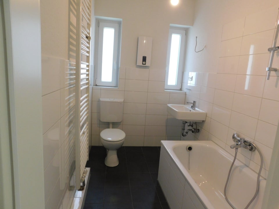 Klasse-3,5 Zimmer-Wohnung,vollständig renoviert! - Foto 3