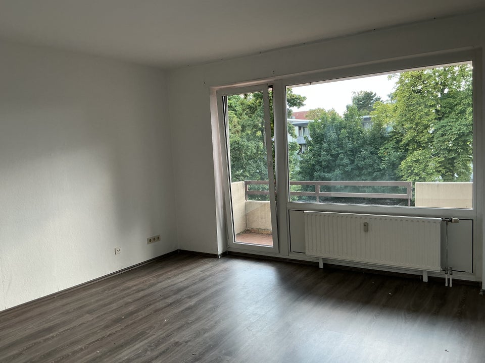 Hier findet jeder seinen Platz: geräumige 2-Zi.-Wohnung mit Duschbad - Foto 1