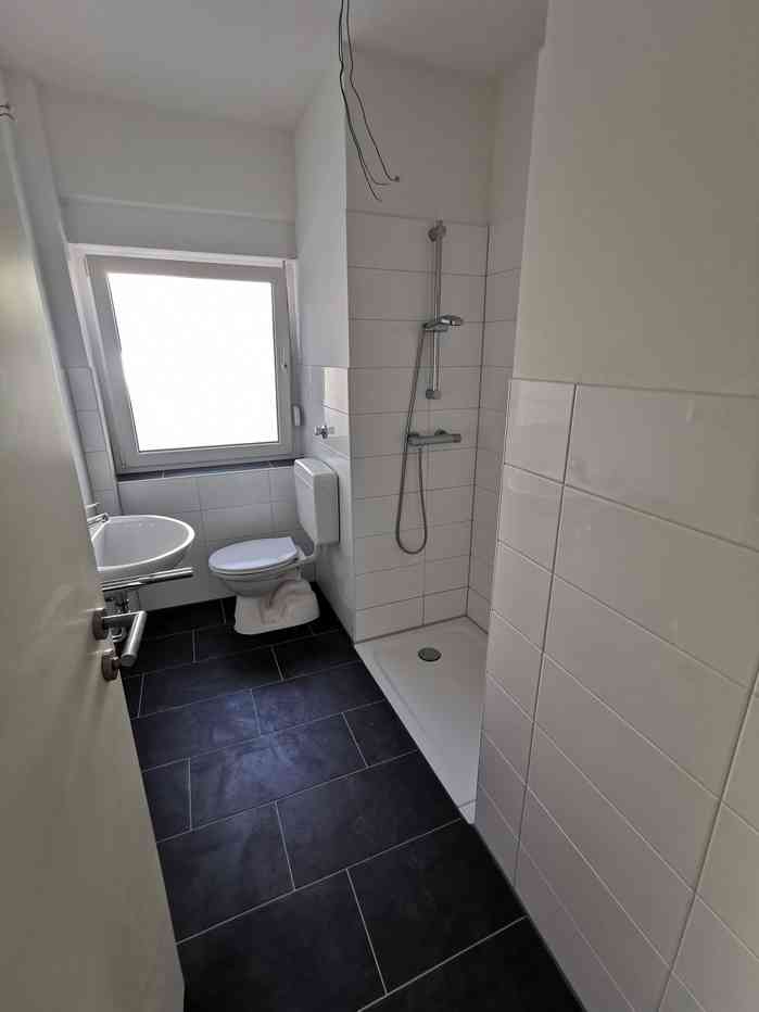 Modernisierung in 2022!!! 2-Zi.-Wohnung in Stadtlage - Photo 4
